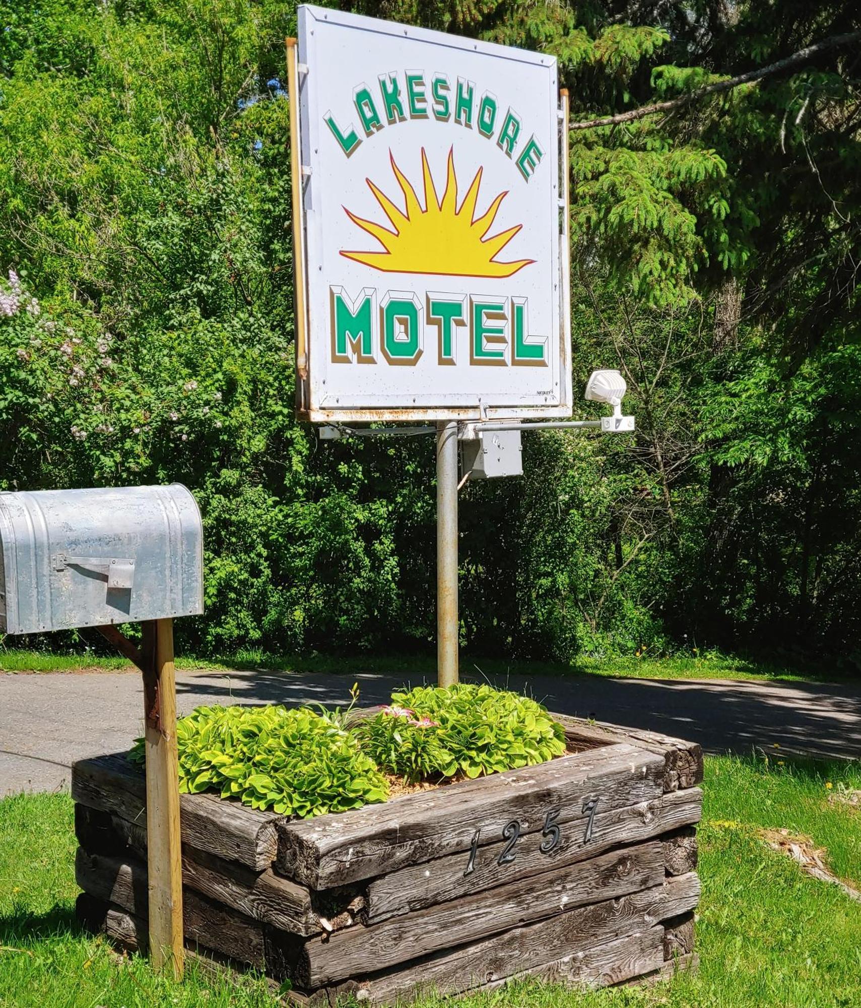 Lakeshore Ice 2*